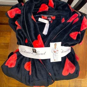 Cute Black Plush Robe w/ Red Heart Design: NWOT